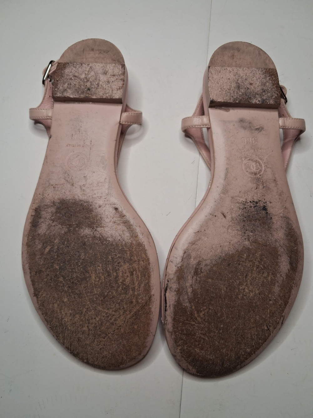 CHANEL Pink Quilted Logo Thong Sandals - Picture 14 of 16